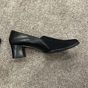 Naturalizer black size 8 heel